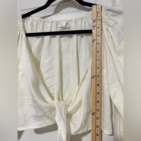 MONDAY - Linen Wrap Crop Top - Picture 2 of 6
